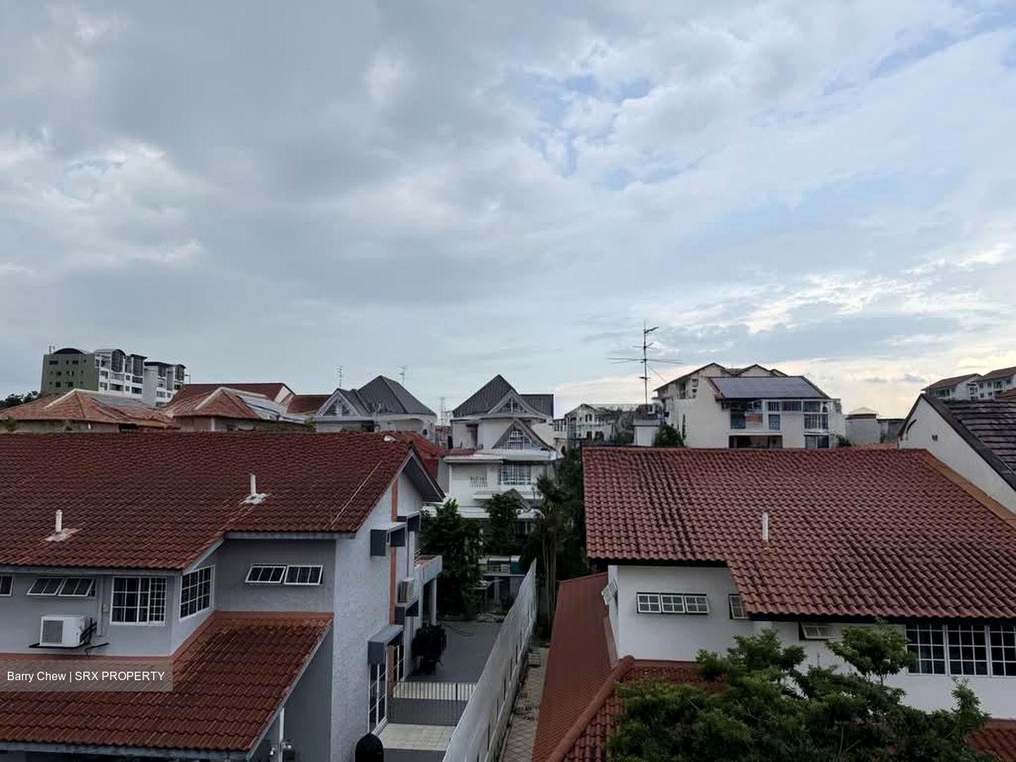 Apollo Gardens (D16), Terrace #602916531
